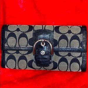 Coach Wallet Signature C Design